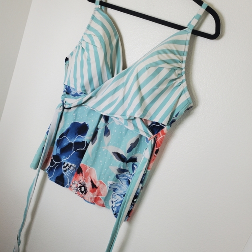 Lane Bryant Swim By Cacique Women's Striped Floral Tankini Swimsuit Top No Wire - Picture 3 of 12